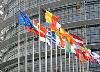 Париж предложил Евросоюзу наладить контакт с Москвой по ситуации в Белоруссии