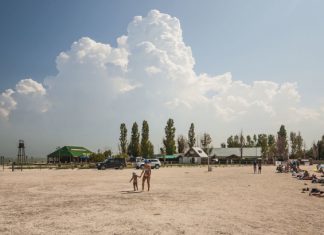 Почти треть россиян решили отказаться от летнего отпуска в 2021 году