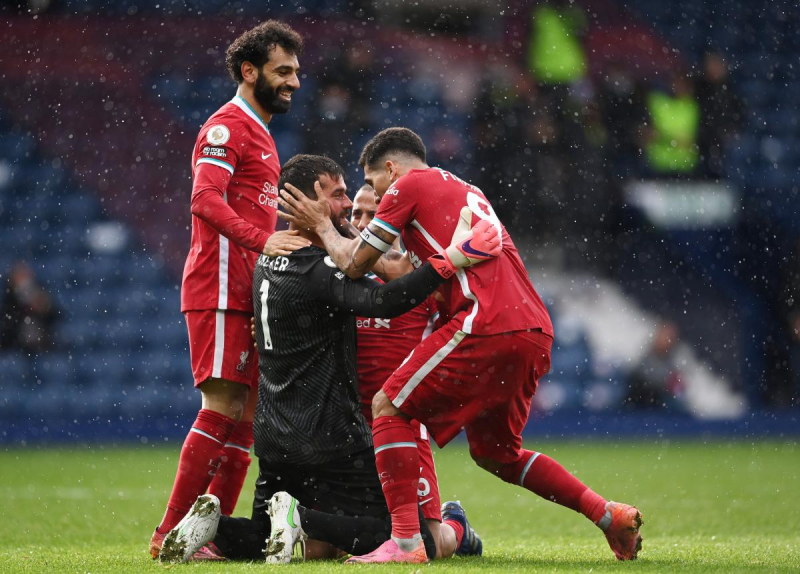 Подарил надежду: вратарь Ливерпуля забил архиважный гол в АПЛ (видео)