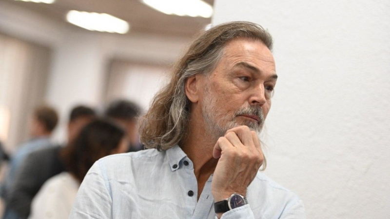 Помощник Никаса Сафронова прокомментировал скандал с братом художника