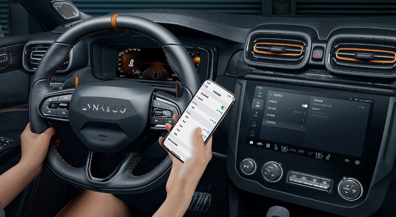 Превратившийся из SUV в хот-хэтч Lynk & Co 02 готовится к старту продаж: 6,2 секунды до сотни