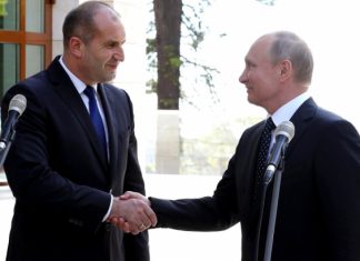 Президент Болгарии выступил против сноса памятника Советской армии в Софии