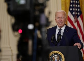 Президент США 25 мая встретится с семьей погибшего Джорджа Флойда