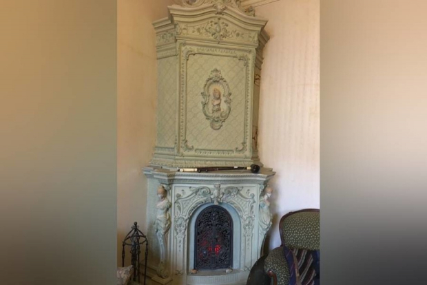 Раритетную печь в Петербурге продают в Сети за 300 тысяч рублей