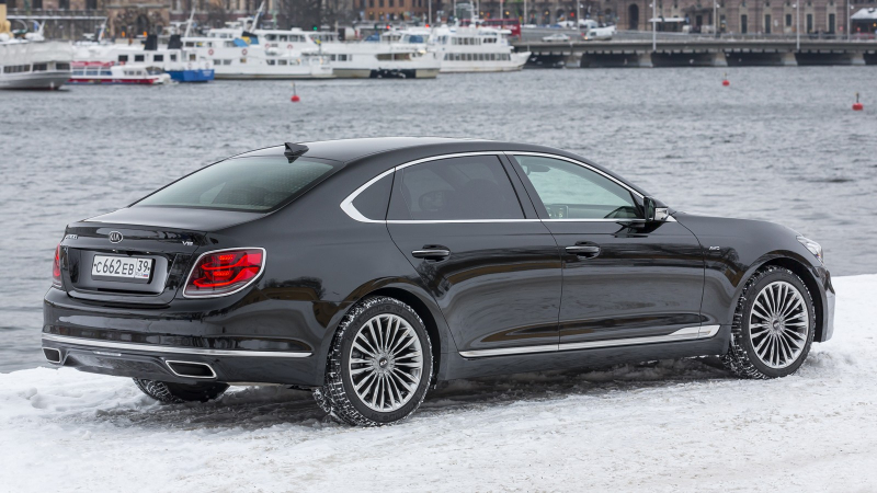 Рестайлинговый представительский седан Kia K900: новые изображения