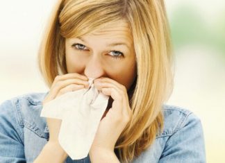 Россиянам назвали основные различия весенней аллергии от COVID-19