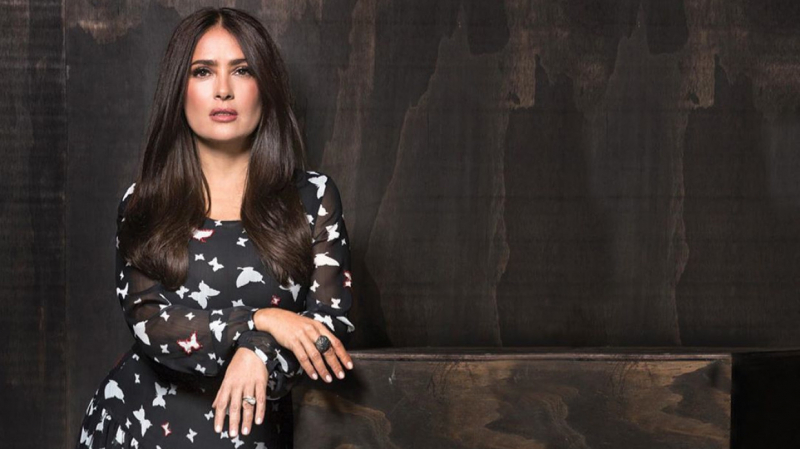 Сальма Хайек вспомнила, как чуть не умерла от COVID-19