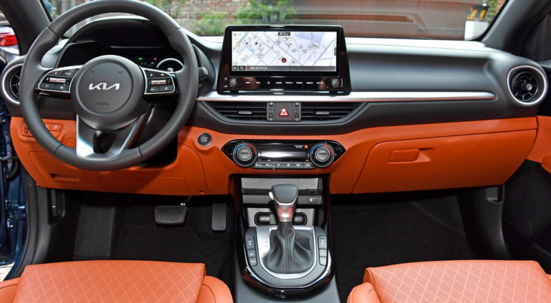 Семейство Kia Cerato кое-где лишилось &laquo;механики&raquo; после рестайлинга
