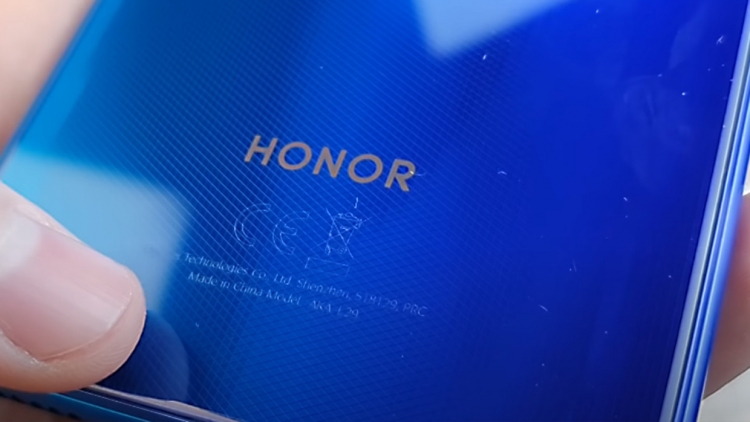 Сервисы Google вернут на флагманские смартфоны Honor 