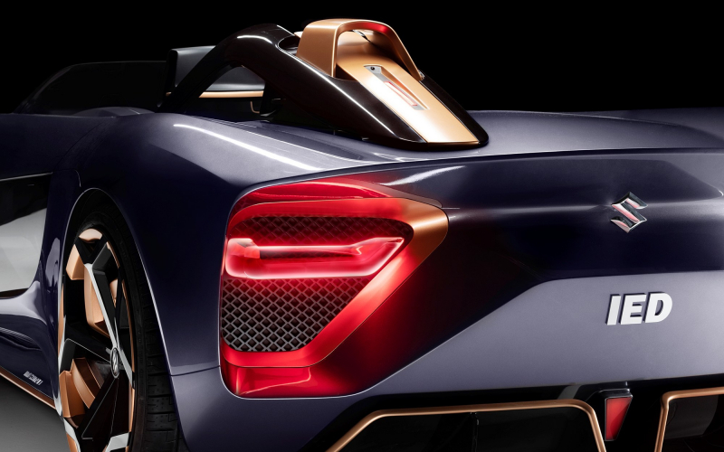 Suzuki Misano — гибрид автомобиля и мотоцикла с тандемной посадкой