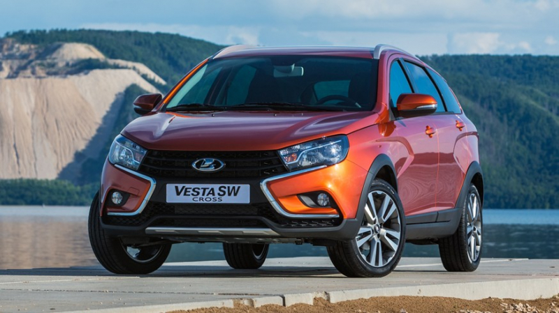 &laquo;Сверхпозитивный&raquo; апрель. В ТОП бестселлеров РФ вернулся Duster, а кроссоверы Nissan выбыли