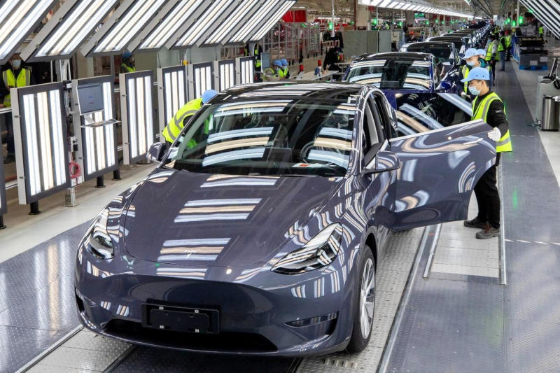 Tesla останавливает наступление на Китай: продажи падают, репутация портится