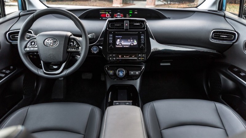 Toyota &laquo;засветила&raquo; новинку: это Prius, но вряд ли следующего поколения