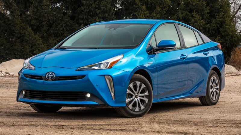 Toyota &laquo;засветила&raquo; новинку: это Prius, но вряд ли следующего поколения