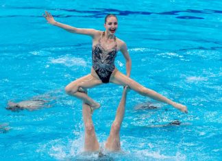 Украинские красавицы стали чемпионками Европы в артистическом плавании