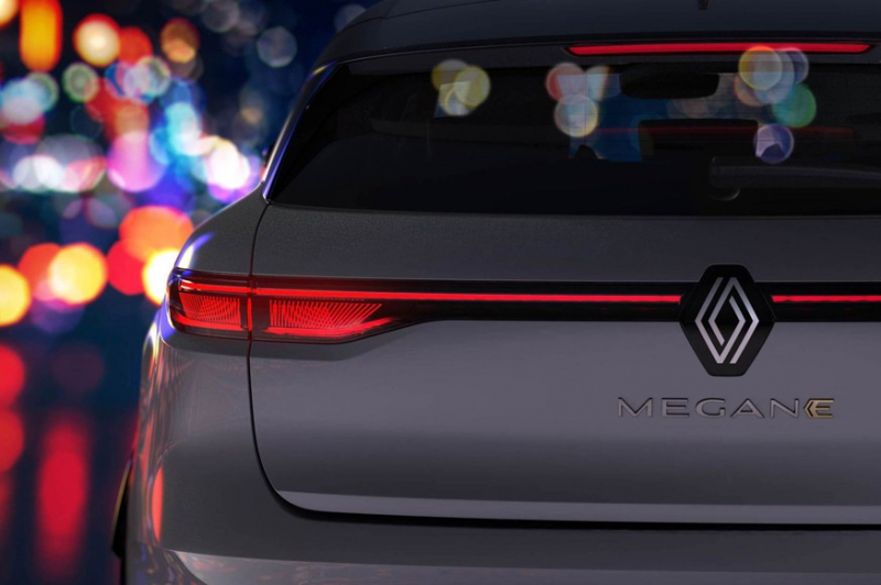 В Renault показали тизер будущего Megane и рассказали о планах по электрификации