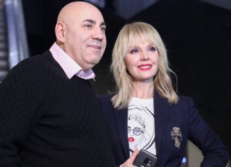 Валерия заинтриговала зрителей снимками с финала шоу «Маска»