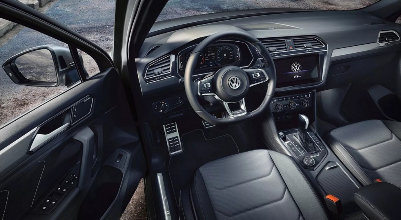 Volkswagen обновил так и не добравшийся до РФ удлинённый Tiguan: первое фото и дата премьеры