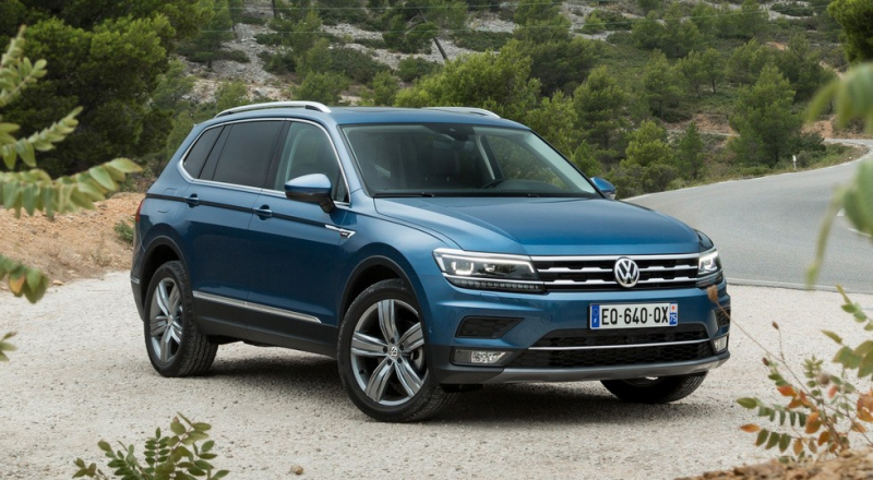 Volkswagen обновил так и не добравшийся до РФ удлинённый Tiguan: первое фото и дата премьеры