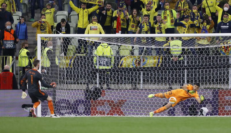 Все решили вратари: Вильярреал в феерической серии пенальти победил МЮ в финале Лиги Европы