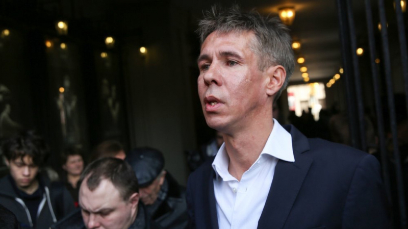 &laquo;Животное!&raquo;: Алексей Панин вызвал гнев пользователей снимком Цоя на нудистском пляже