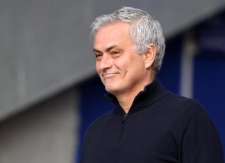 Знаменитый тренер Моуринью официально подписал контракт с итальянским клубом