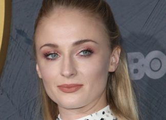 Звезда «Игры престолов» Софи Тернер поделилась редкими архивными фото со свадьбы