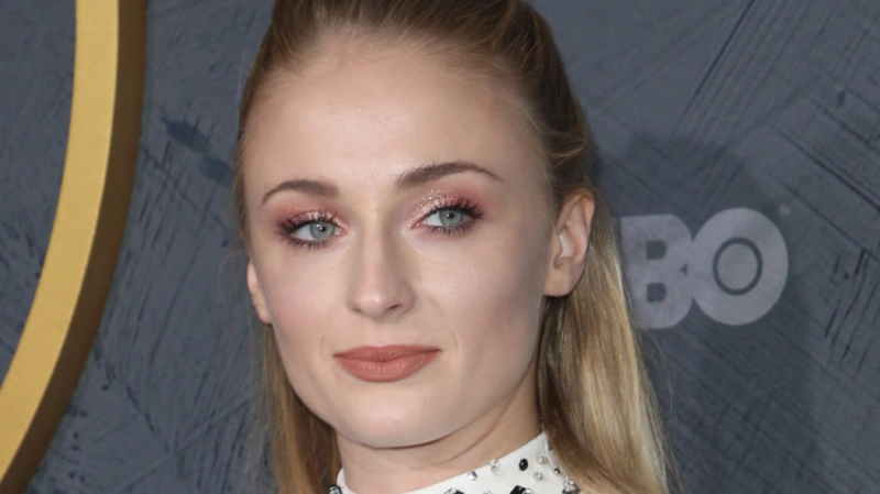 Звезда &laquo;Игры престолов&raquo; Софи Тернер поделилась редкими архивными фото со свадьбы