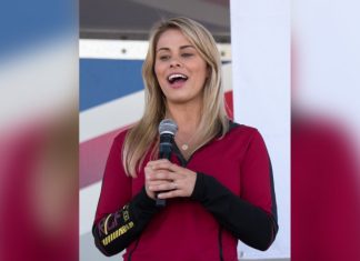 Звезда UFC Пейдж Ванзант порадовала фанатов фото с пышной грудью