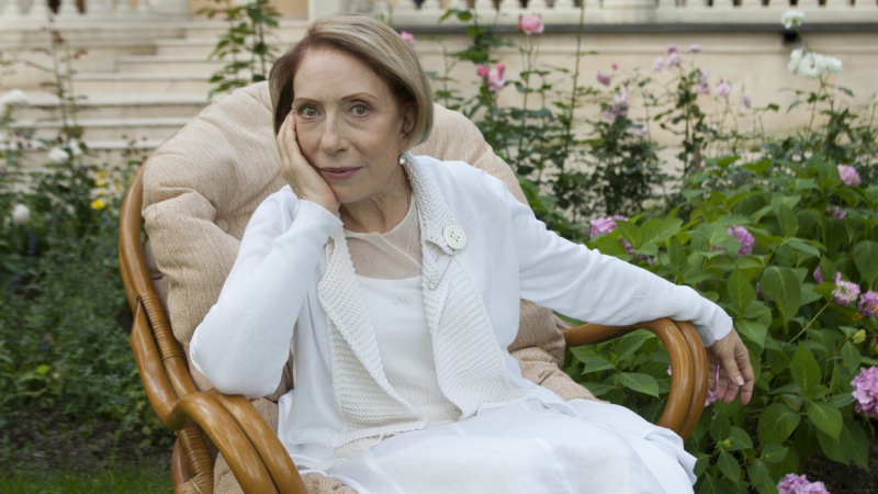 Чурикова надеется на повышение зарплат артистов после выступления Бузовой во МХАТе