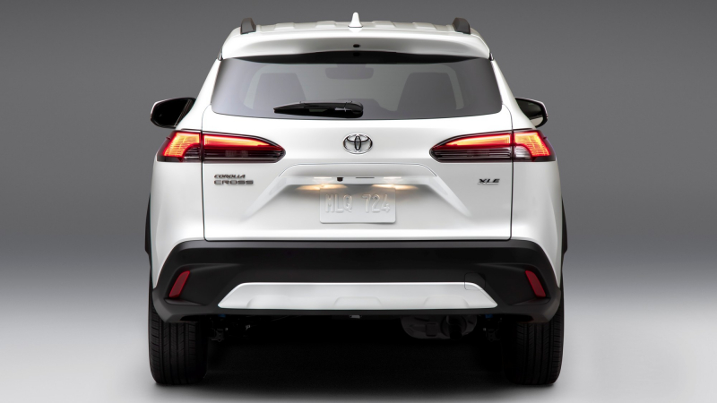 Есть полный привод! Toyota доработала кроссовер Corolla Cross перед дебютом в США