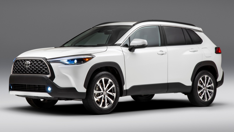 Есть полный привод! Toyota доработала кроссовер Corolla Cross перед дебютом в США