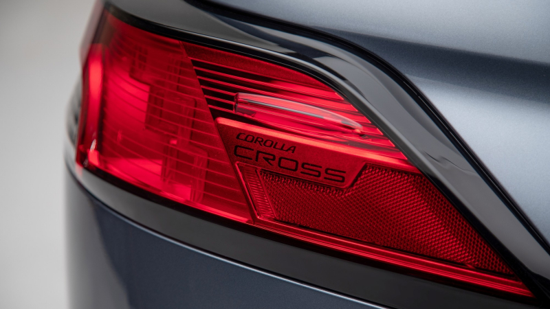 Есть полный привод! Toyota доработала кроссовер Corolla Cross перед дебютом в США