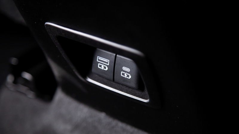 Есть полный привод! Toyota доработала кроссовер Corolla Cross перед дебютом в США