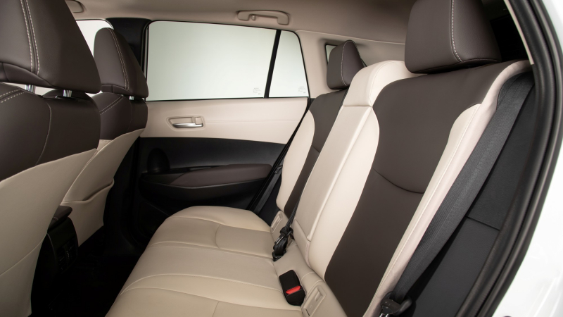 Есть полный привод! Toyota доработала кроссовер Corolla Cross перед дебютом в США