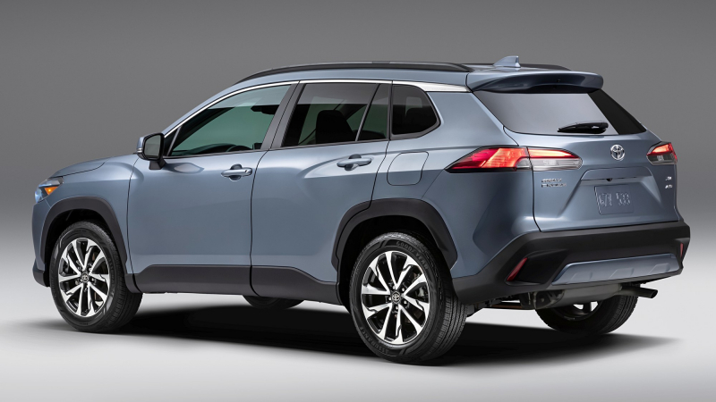 Есть полный привод! Toyota доработала кроссовер Corolla Cross перед дебютом в США