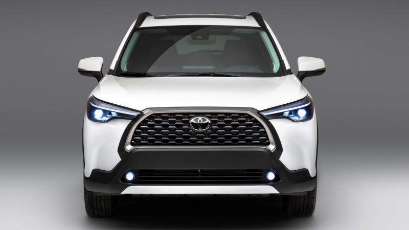 Есть полный привод! Toyota доработала кроссовер Corolla Cross перед дебютом в США