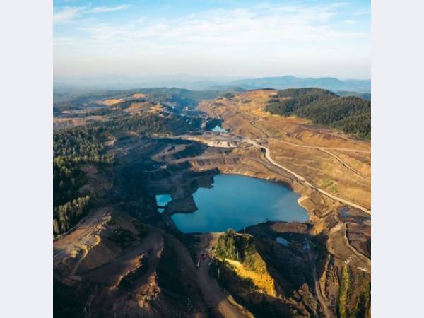 ЕВРАЗ и Газпром нефть договорились о сотрудничестве для сокращения углеродного следа