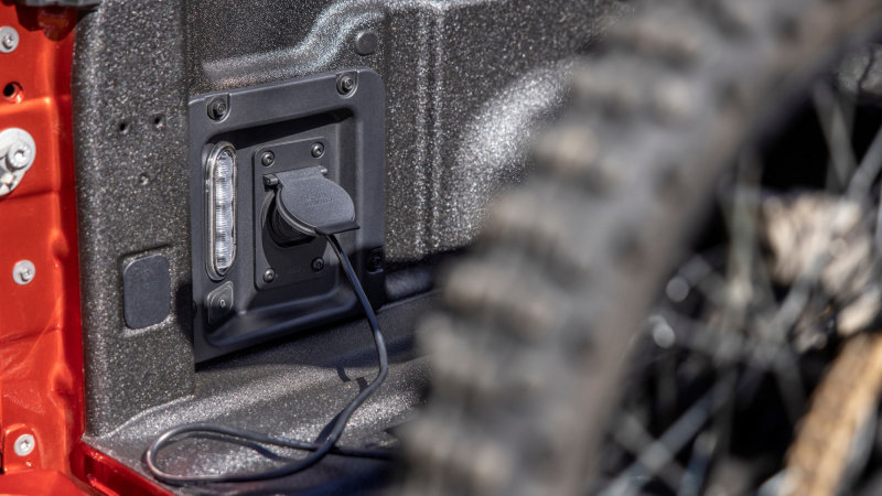 Ford Maverick: легковой гибридный пикап с вариатором, но есть и &laquo;серьёзная&raquo; версия 4x4