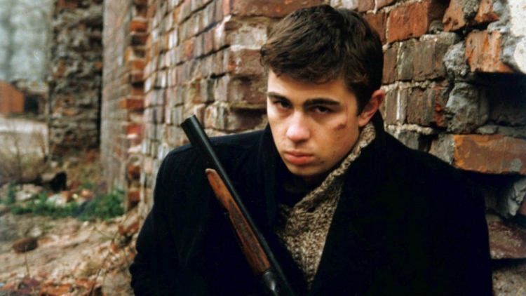 Netflix представил легендарные российские фильмы "Брат" и "Брат-2" 