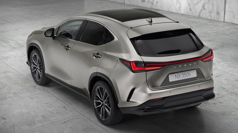 Новый Lexus NX: постоянный полный привод и plug-in гибридная версия