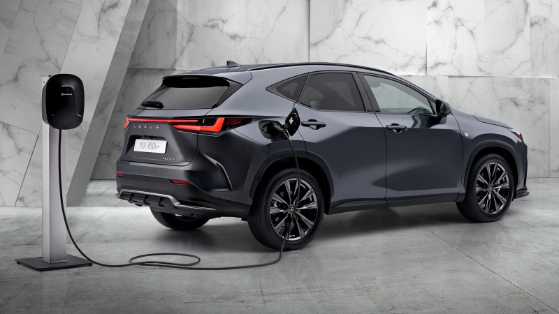 Новый Lexus NX: постоянный полный привод и plug-in гибридная версия