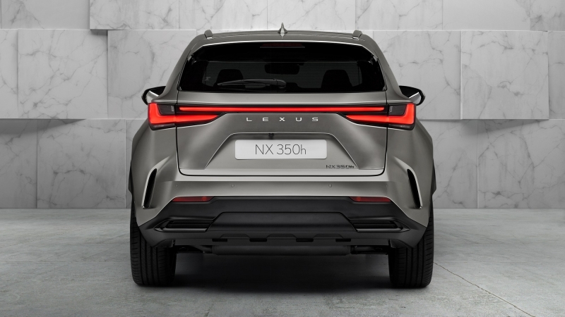 Новый Lexus NX: постоянный полный привод и plug-in гибридная версия
