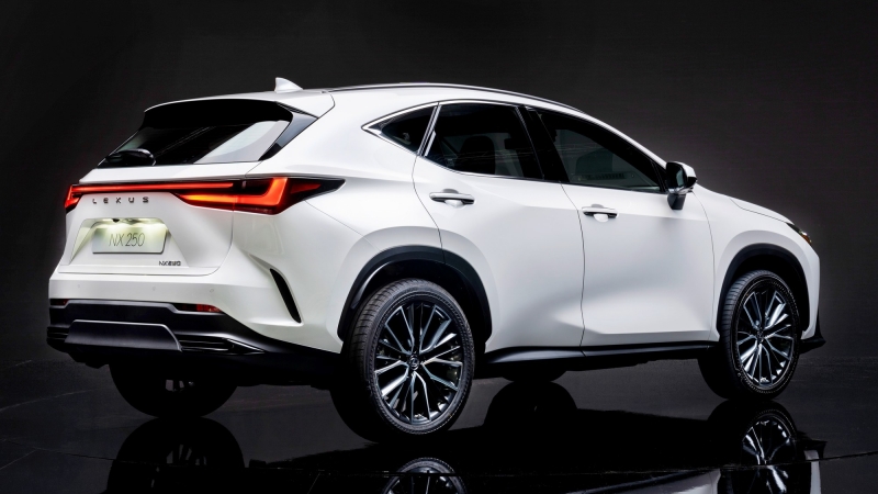 Новый Lexus NX: постоянный полный привод и plug-in гибридная версия