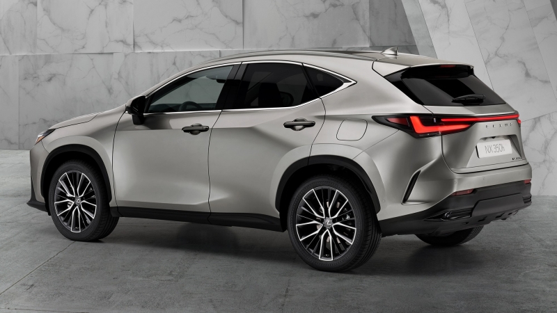 Новый Lexus NX: постоянный полный привод и plug-in гибридная версия