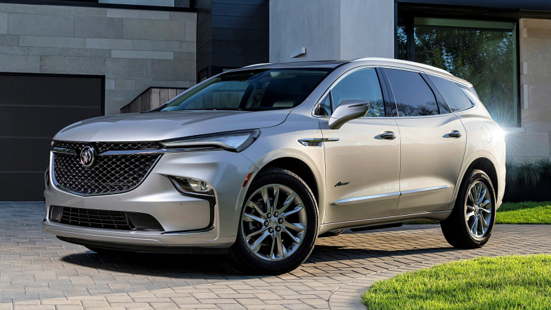Обновлённый американский Buick Enclave: странный дизайн и более богатое оснащение