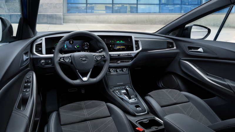 Обновлённый Opel Grandland: без «икса», но с ночным видением и матричными фарами