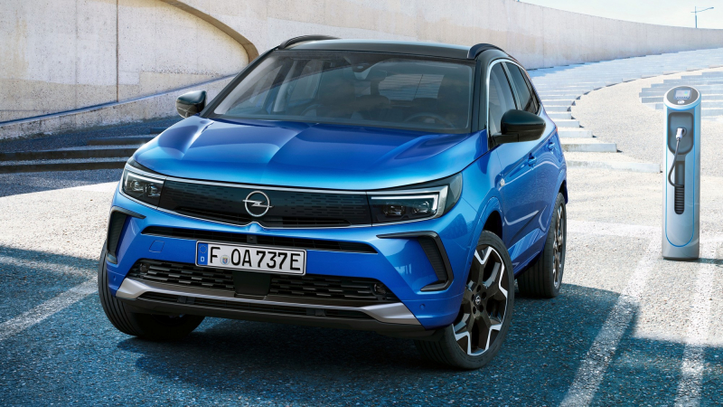 Обновлённый Opel Grandland: без «икса», но с ночным видением и матричными фарами