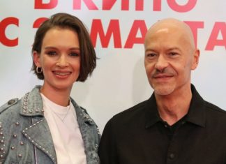 Паулина Андреева впервые после родов предстала перед папарацци