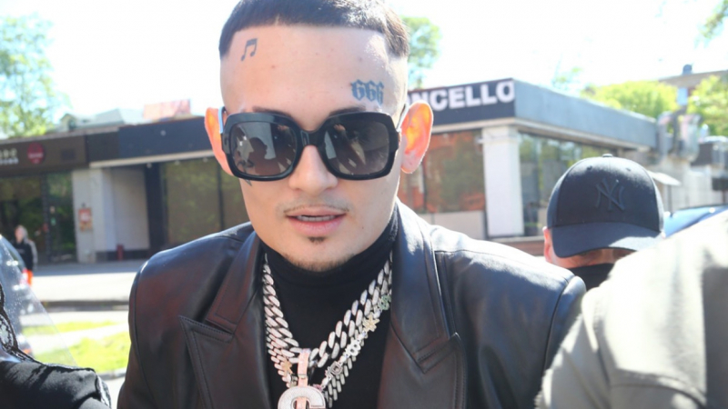 Получивший крупный штраф Моргенштерн показал видео из больницы